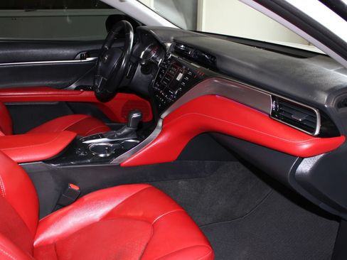 Used 2020 Toyota Camry XSE FWD image 29