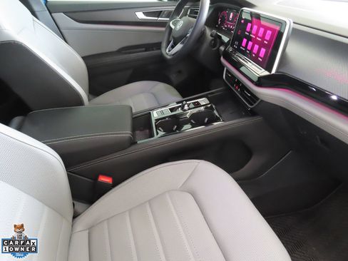 Used 2025 Volkswagen Atlas Cross Sport SEL R-Line AWD/4WD image 27