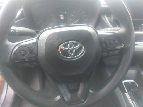 Used 2025 Toyota Corolla LE FWD image 10
