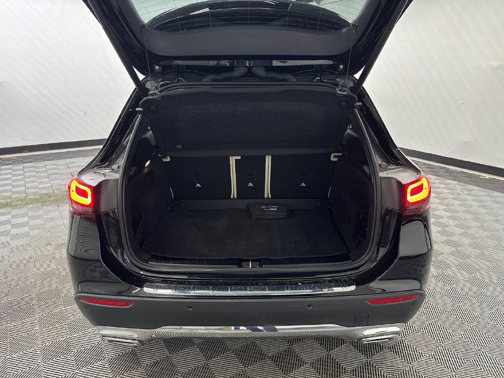 Used 2023 Mercedes-Benz GLA 250 4MATIC w/ Premium Package image 19