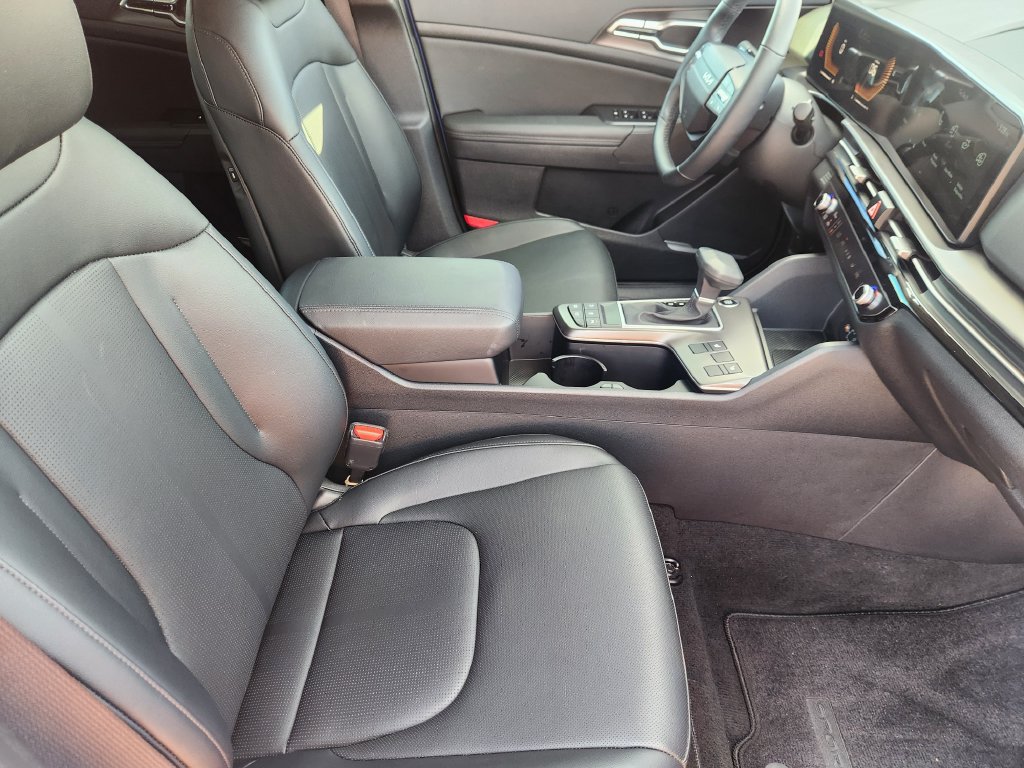 New 2026 Kia Sportage EX FWD image 12