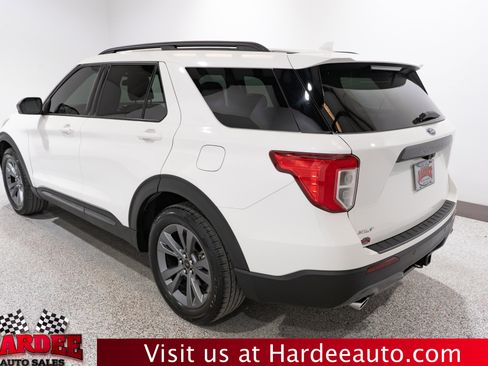 Used 2022 Ford Explorer XLT w/ Equipment Group 202A RWD image 3