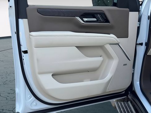 New 2026 GMC Yukon XL Denali w/ Sun & Power Step Package AWD/4WD image 14