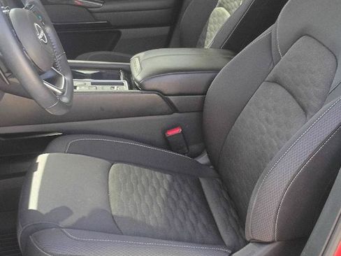 Used 2022 Nissan Pathfinder SV w/ SV Black Package FWD image 10