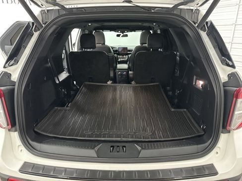Used 2022 Ford Explorer ST-Line RWD image 26