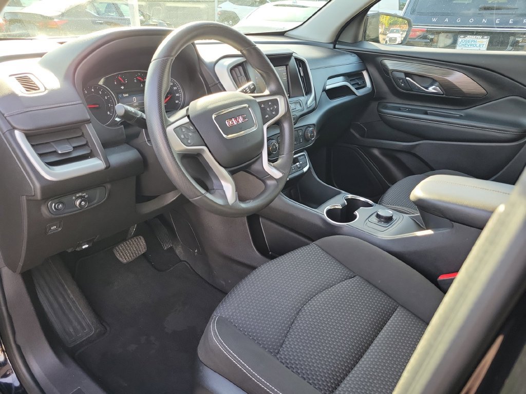 Used 2024 GMC Terrain SLE FWD image 25