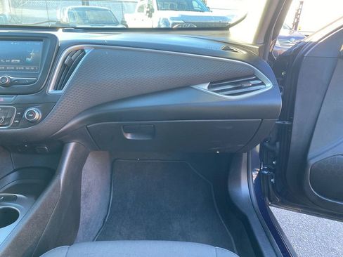 Used 2017 Chevrolet Malibu LS image 28