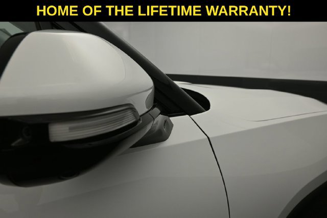 Used 2025 Rivian R1S Premium Dual AWD/4WD image 56