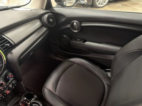 Used 2020 MINI Cooper 2-Door Hardtop FWD image 29