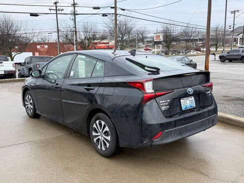 Used 2019 Toyota Prius XLE w/ Advanced Technology Package image 8