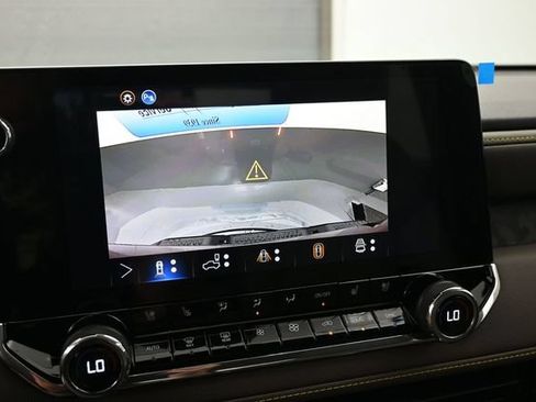 New 2026 Chevrolet Colorado ZR2 w/ Technology Package AWD/4WD image 16
