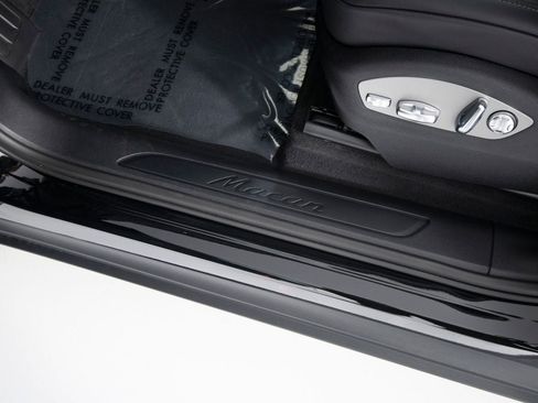 New 2026 Porsche Macan AWD/4WD image 22