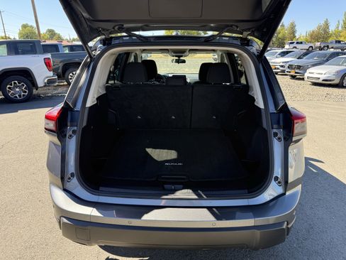Used 2024 Nissan Rogue SV image 6