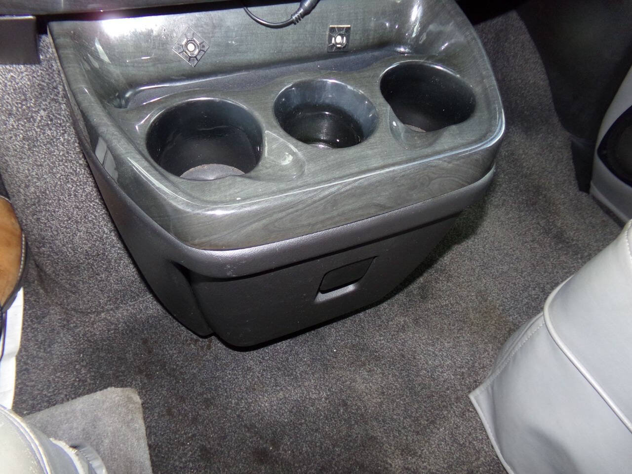 Used 2010 GMC Savana 1500 w/ Preferred Equipment Group RWD image 57