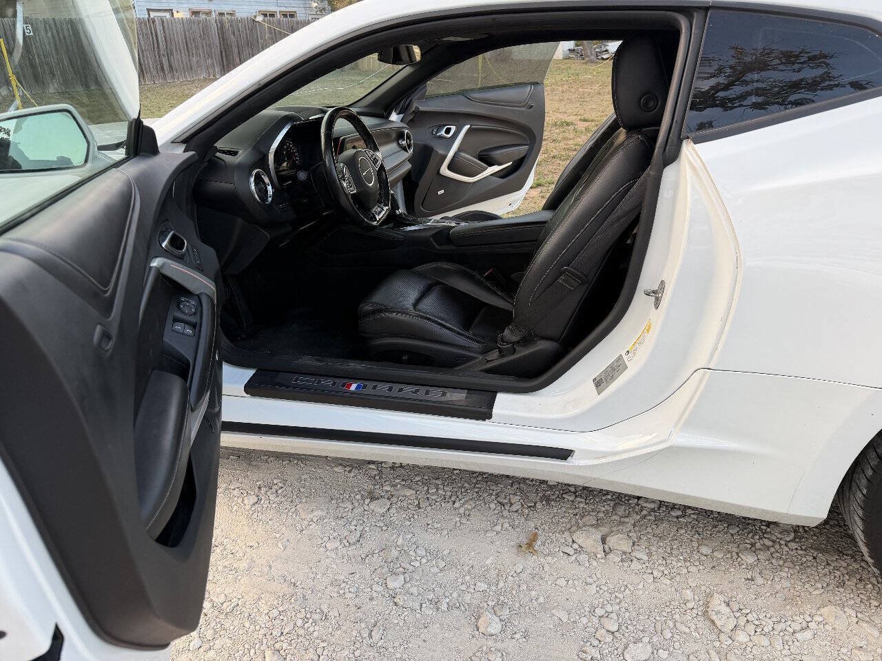 Used 2018 Chevrolet Camaro SS RWD image 11