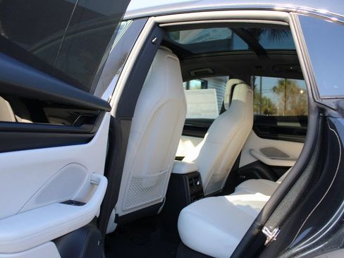 New 2025 Porsche Macan 4S Electric image 29