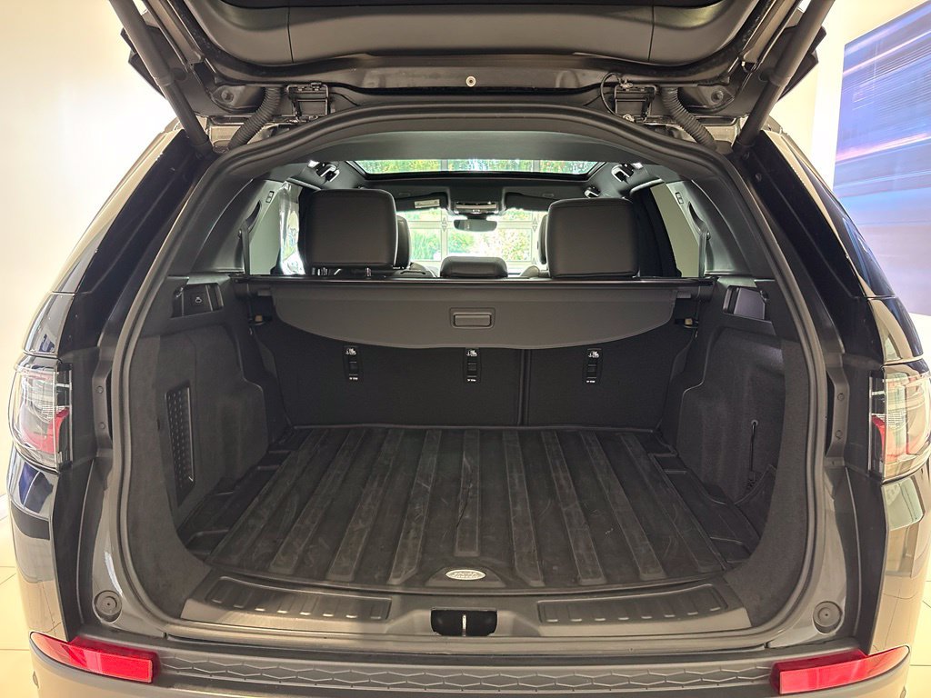 Used 2023 Land Rover Discovery Sport SE AWD/4WD image 17
