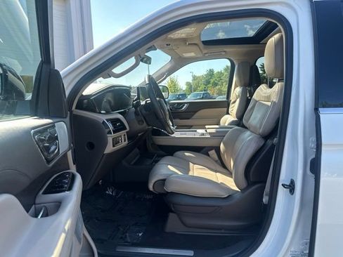 Used 2024 Lincoln Navigator Reserve AWD/4WD image 22