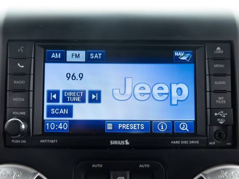 Used 2012 Jeep Wrangler Unlimited Rubicon w/ Connectivity Group AWD/4WD image 35