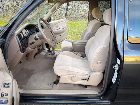 Used 2004 Toyota Tacoma Limited image 10