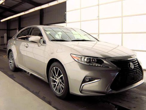 Used 2018 Lexus ES 350 w/ Premier Package image 5