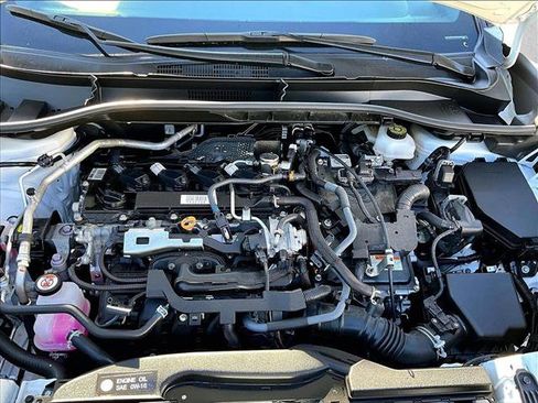 Used 2024 Toyota Corolla Cross SE image 11