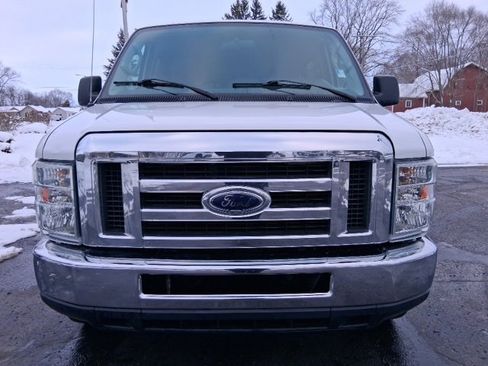 Used 2012 Ford E-350 and Econoline 350 XLT image 2
