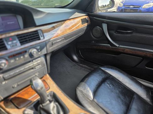 Used 2008 BMW 328i Convertible image 12