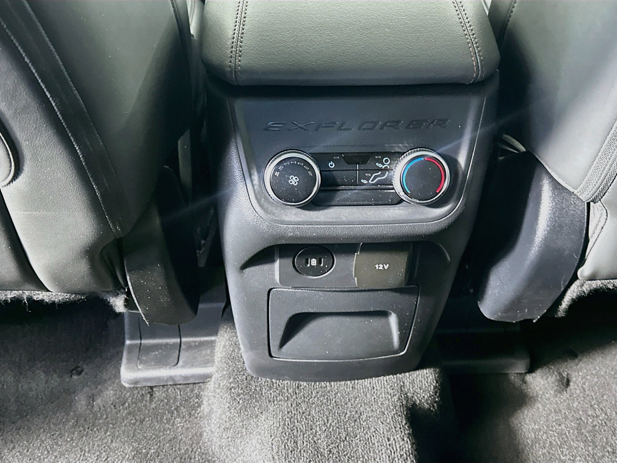 Used 2025 Ford Explorer Active w/ Active Comfort Package RWD image 28