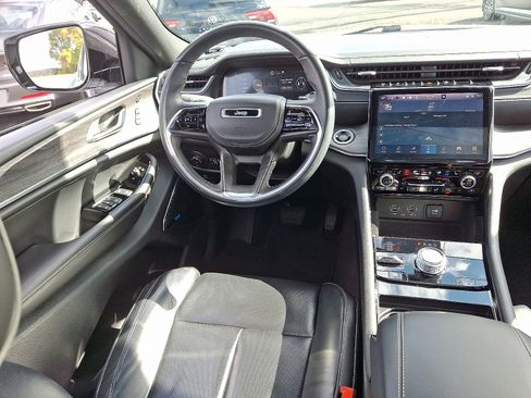 Used 2021 Jeep Grand Cherokee L Overland w/ Luxury Tech Group IV image 10