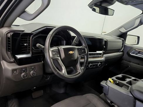 Used 2024 Chevrolet Silverado 1500 LT AWD/4WD image 18