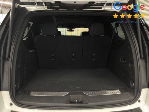 Used 2022 Chevrolet Suburban Premier RWD image 17