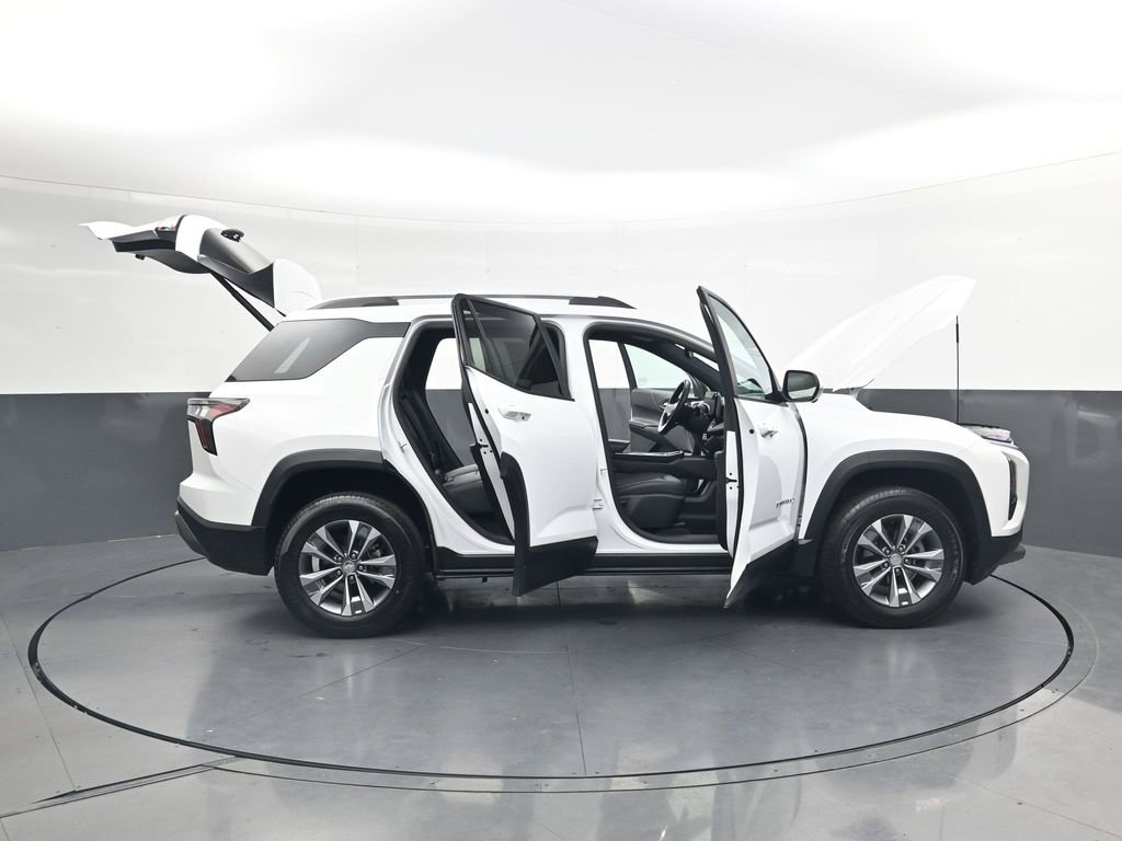 Used 2025 Chevrolet Equinox LT w/ Convenience Package II FWD image 43