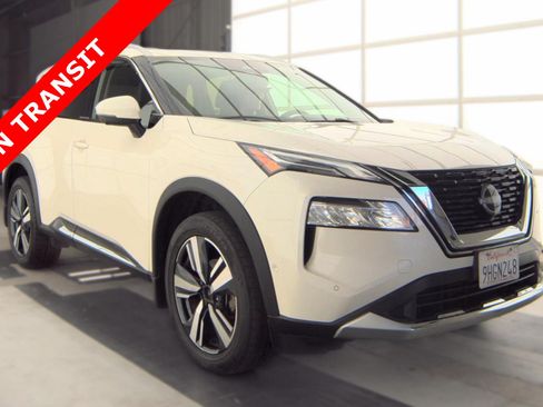 Used 2023 Nissan Rogue Platinum FWD image 5