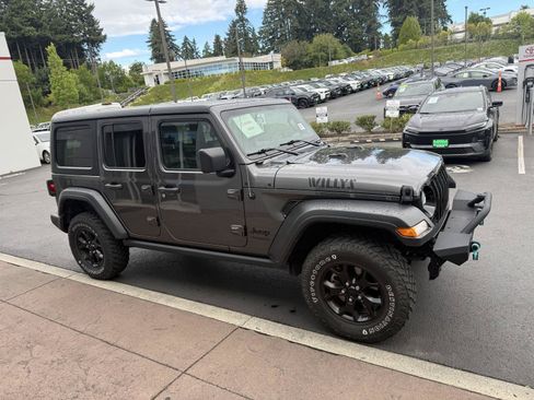 Used 2022 Jeep Wrangler Unlimited Sport AWD/4WD image 6
