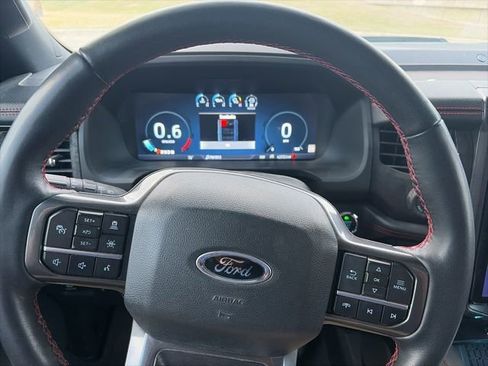 Used 2024 Ford Expedition Limited image 9