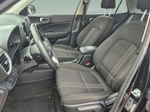 Used 2023 Hyundai Venue SEL w/ Cargo Package FWD image 19