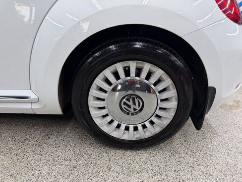 Used 2014 Volkswagen Beetle 1.8T FWD image 25