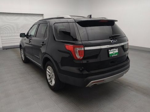 Used 2016 Ford Explorer XLT w/ Equipment Group 201A FWD image 5