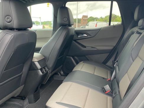 New 2026 Chevrolet Equinox LT w/ Convenience Package II FWD image 21