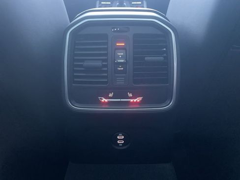 Certified 2025 Porsche Macan image 23