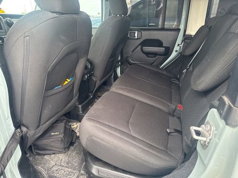 Used 2023 Jeep Wrangler Unlimited AWD/4WD image 6