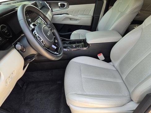 Used 2023 Kia Sorento SX FWD image 9