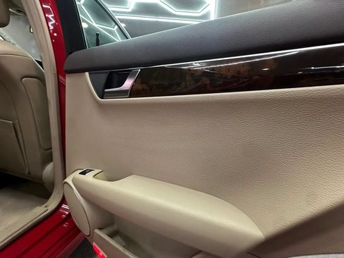 Used 2014 Mercedes-Benz C 250 Sedan image 26