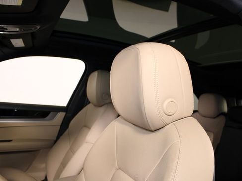 Certified 2025 Porsche Cayenne AWD/4WD image 20