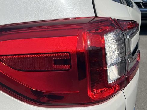 Used 2023 Subaru Ascent Touring AWD/4WD image 10