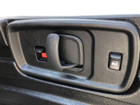 Used 2018 Chevrolet Express 2500 w/ Driver Convenience Package image 22