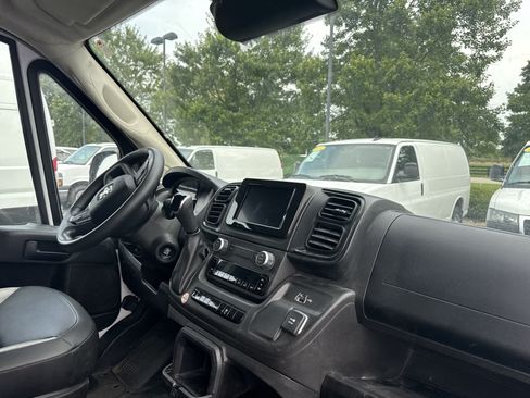 Used 2025 RAM ProMaster 2500 w/ Convenience Group FWD image 5