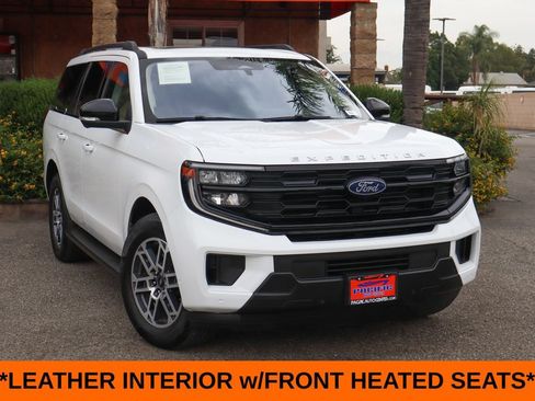 Used 2025 Ford Expedition Active RWD image 2