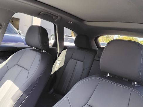 Used 2025 Audi Q5 Premium w/ Convenience Package image 19